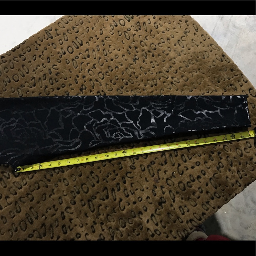 3pc Black Rose Matching Fabletics Bundle - image 7